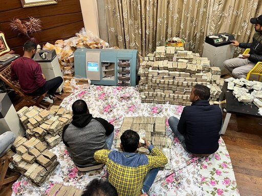 Income Tax Raid Uncovers ₹42 Crore in Bengaluru Politician's Home for Telangana Elections